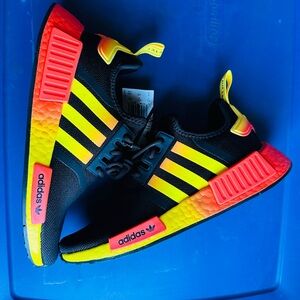 Adidas sneakers unisex women men new size 6